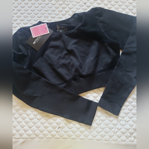 PrettyLittleThing Tops - Black Long Sleeve Crop Top